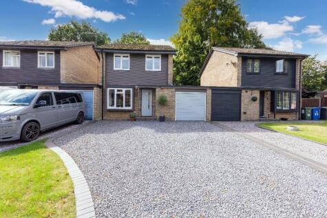 Ruscombe Gardens, Datchet, SL3