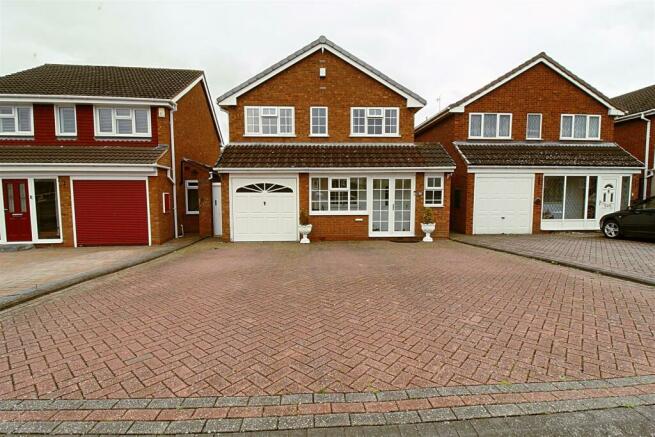 Front Garden/Driveway