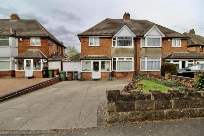 Front Garden/Driveway