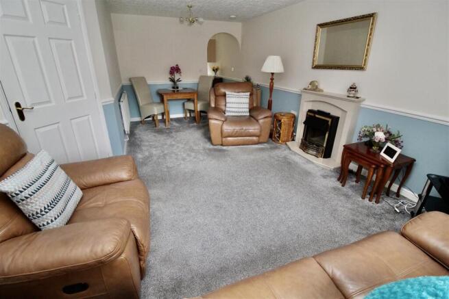Lounge/Dining Room