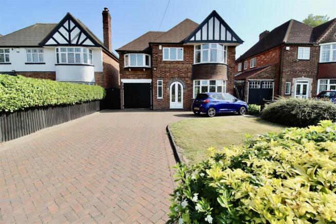 Front Garden/Driveway