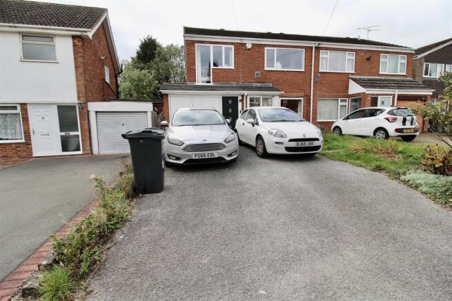 Front Garden/Driveway