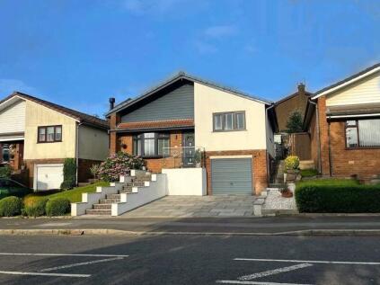 Hillside Avenue, Shaw