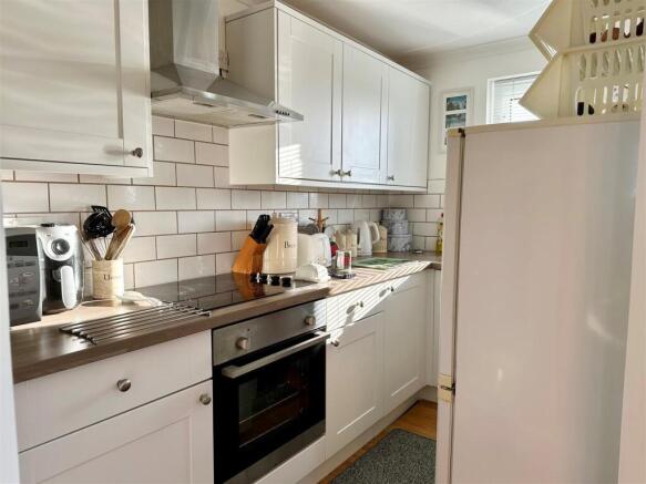 Kitchen 1.jpg