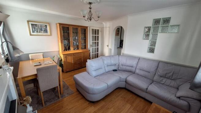 Living Room 1.jpg
