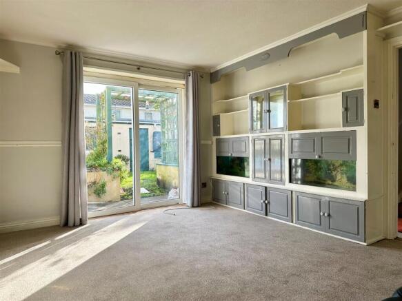 Living Room 1.jpg