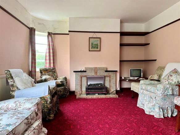 Living Room 1.jpg