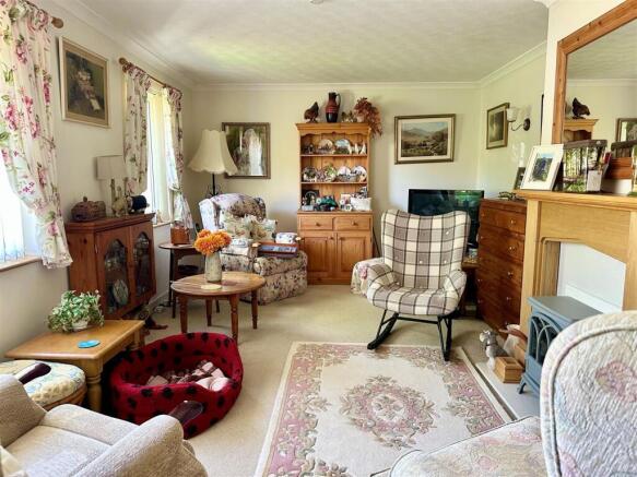 Living Room 1.jpg
