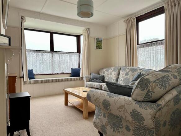 Living Room 3.jpg