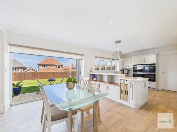 CAM03394G0-PR0317...