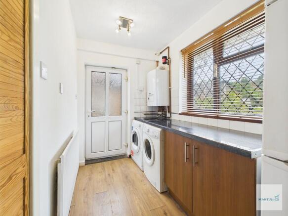 CAM03394G0-PR0319...