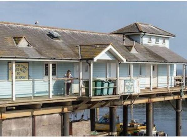 gallery view seaview  pier.JPG
