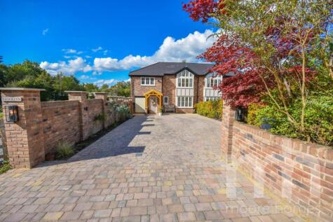 MOGGIE LANE, Adlington, SK10 4NY