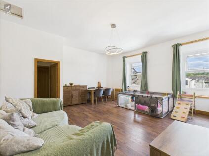 Lound Square, Kendal, LA9