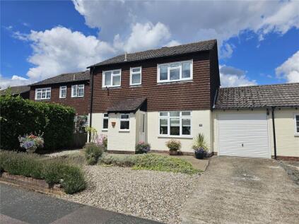 Pretoria Avenue, Midhurst, West Sussex, GU29