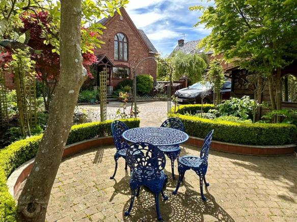 garden to property