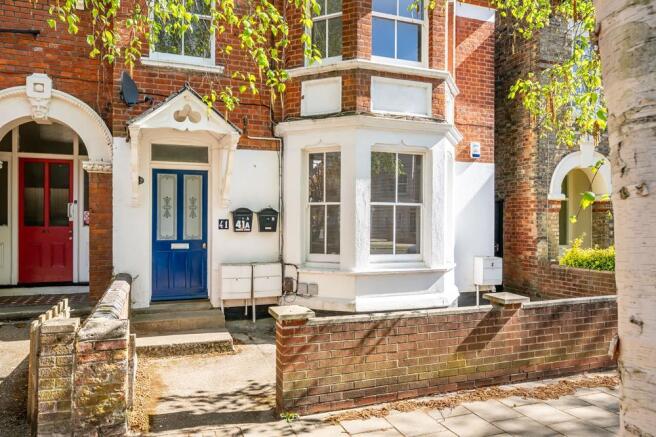 250417 - 41a Warwick Avenue, Bedford - 01