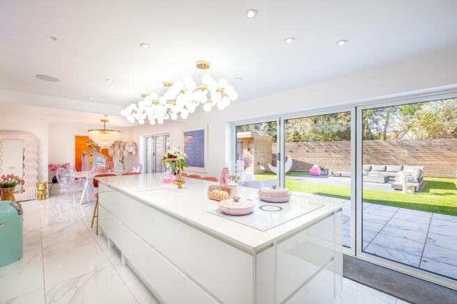 250930 - 15 Brockwell, Oakley - 07