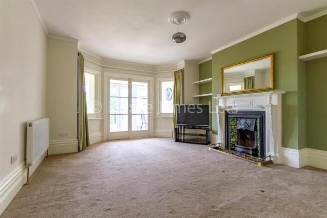 10460 0624 SittingRoom(1).jpg