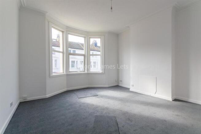 SittingRoom(1).jpg