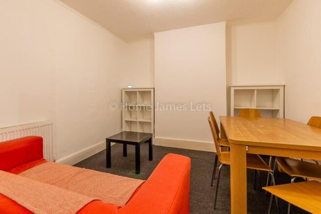 17927496 SittingRoom .jpg