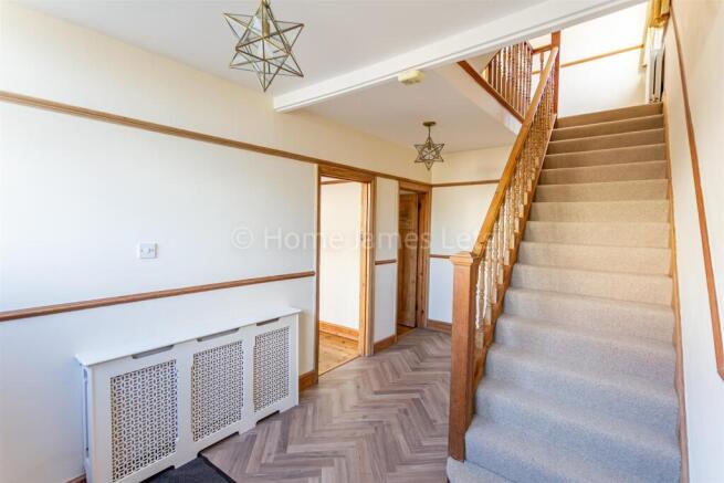 18536108 Entrance Hallway (1).jpg