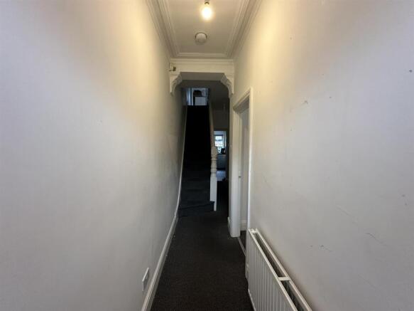 11ar.hallway.jpg