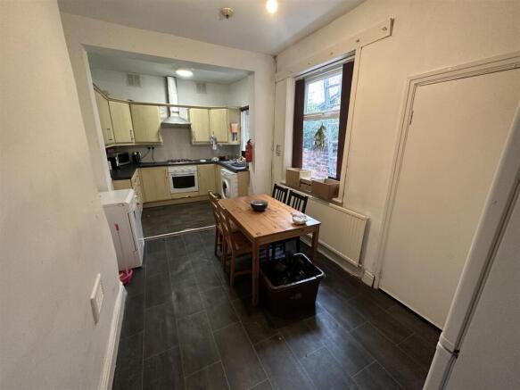 15br.kitchen.dining.JPG