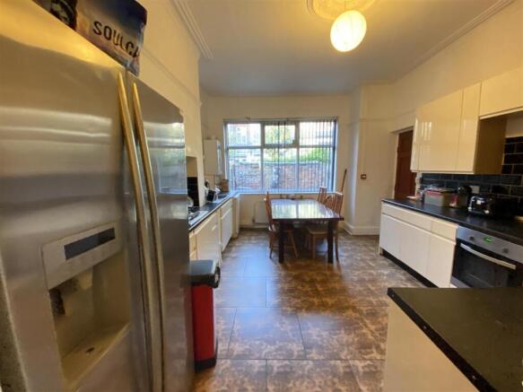 12ba.kitchen.JPG