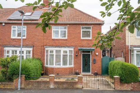 Thornlea Gardens, Low Fell, Gateshead, Tyne And Wear, NE9