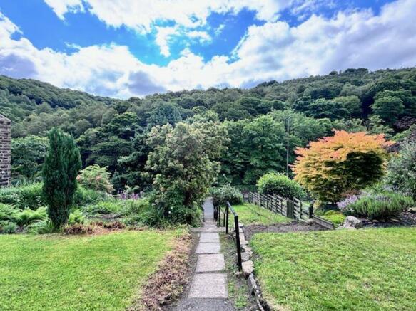 Front Garden & Views