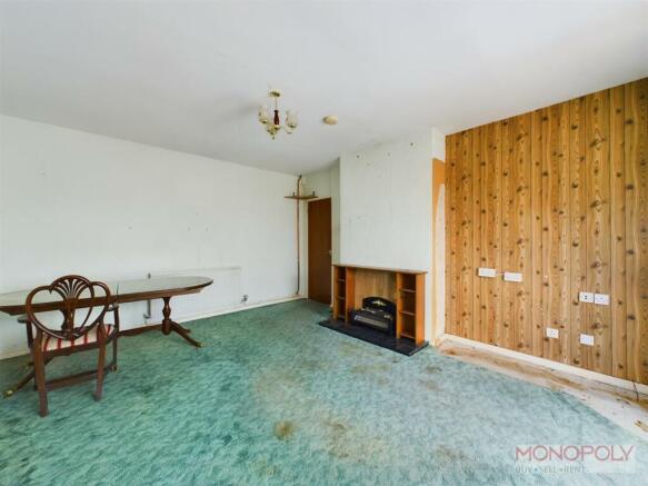 CAM01943G0-PR0282-STILL004.jpg