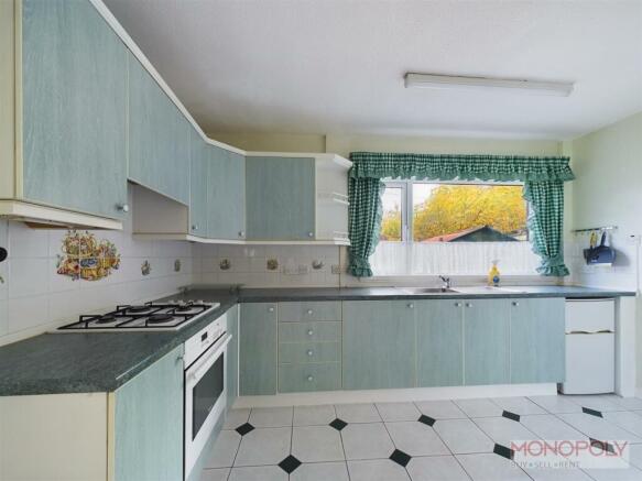 KITCHEN/ BREAKFAST ROOM