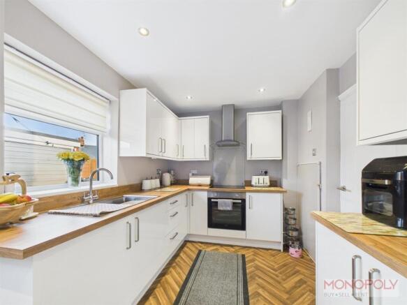 KITCHEN/ BREAKFAST ROOM