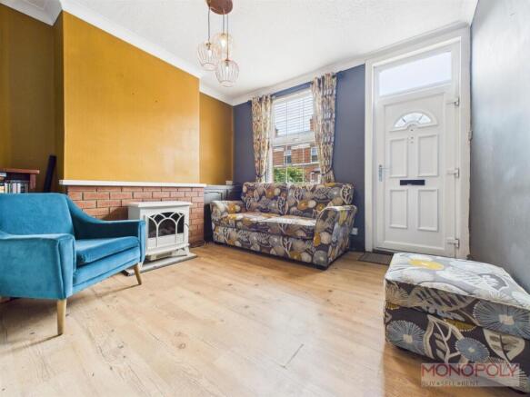 CAM01943G0-PR0464-STILL002.jpg