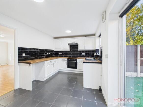 CAM01943G0-PR0551-STILL004 - Copy.jpg