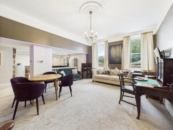 Open Plan Lounge/Kitchen