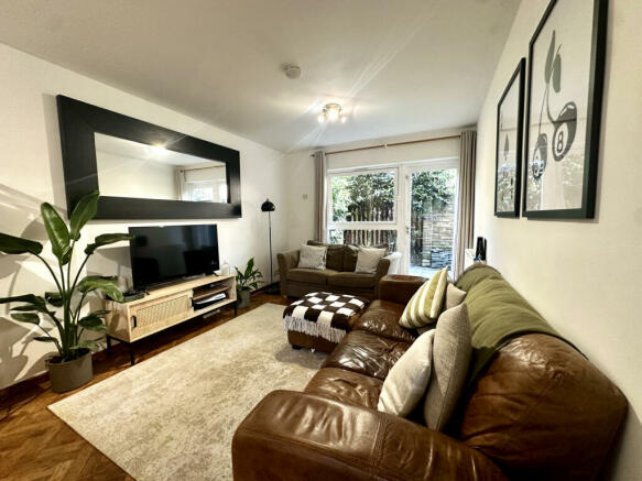 Nantes Close, Wandsworth SW 18  - Superb 1 bedroo