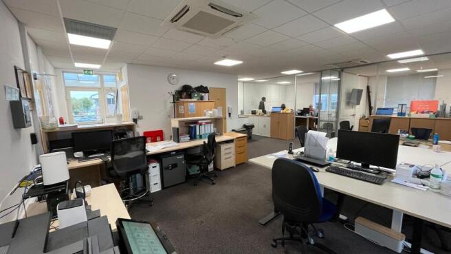 WhatsApp Image 20251001 at 121924_738079b4.jpg