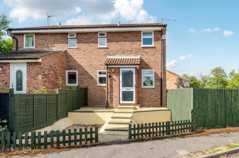 Salisbury Close, Alton, Hampshire, GU34