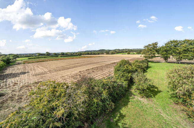 1354113-2-68c9700...