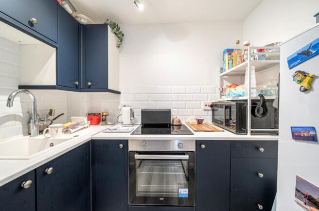 1357946-5-68ef8df...