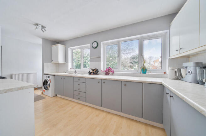 1395854-19-695cea...