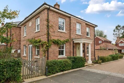 Wheatsheaf Close, North Waltham, Basingstoke, Hampshire, RG25