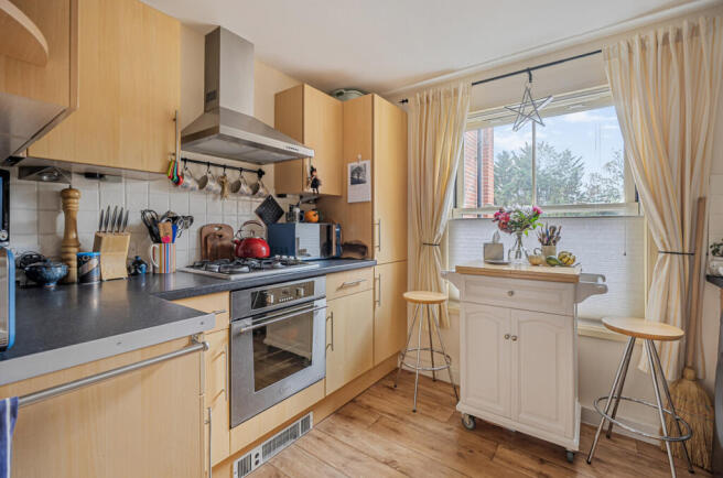 1382373-24-691c90...