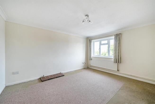 Sitting/dining room