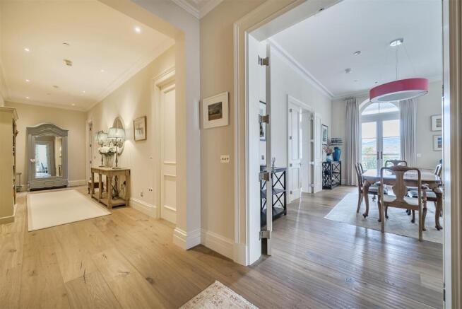 Apartment 4 Entrance Hall