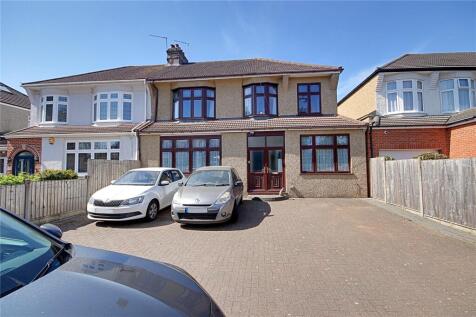 Village Road, Enfield, EN1