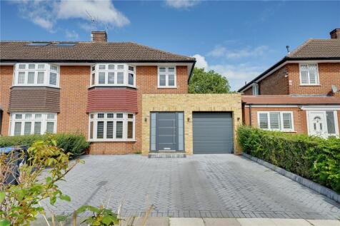 Lowther Drive, Enfield, EN2