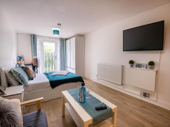 2Apt_1_Giles_Lane_Ca